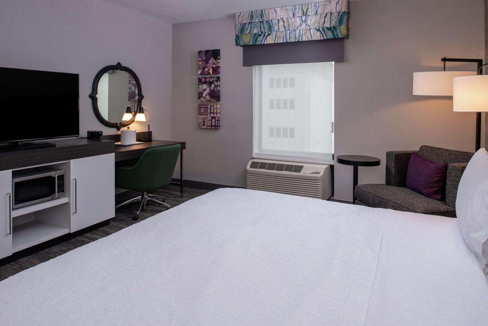 Hampton & Downtown 3*