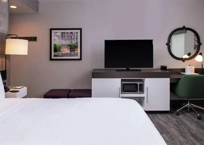 Hampton Inn & Suites Winston-Salem Downtown