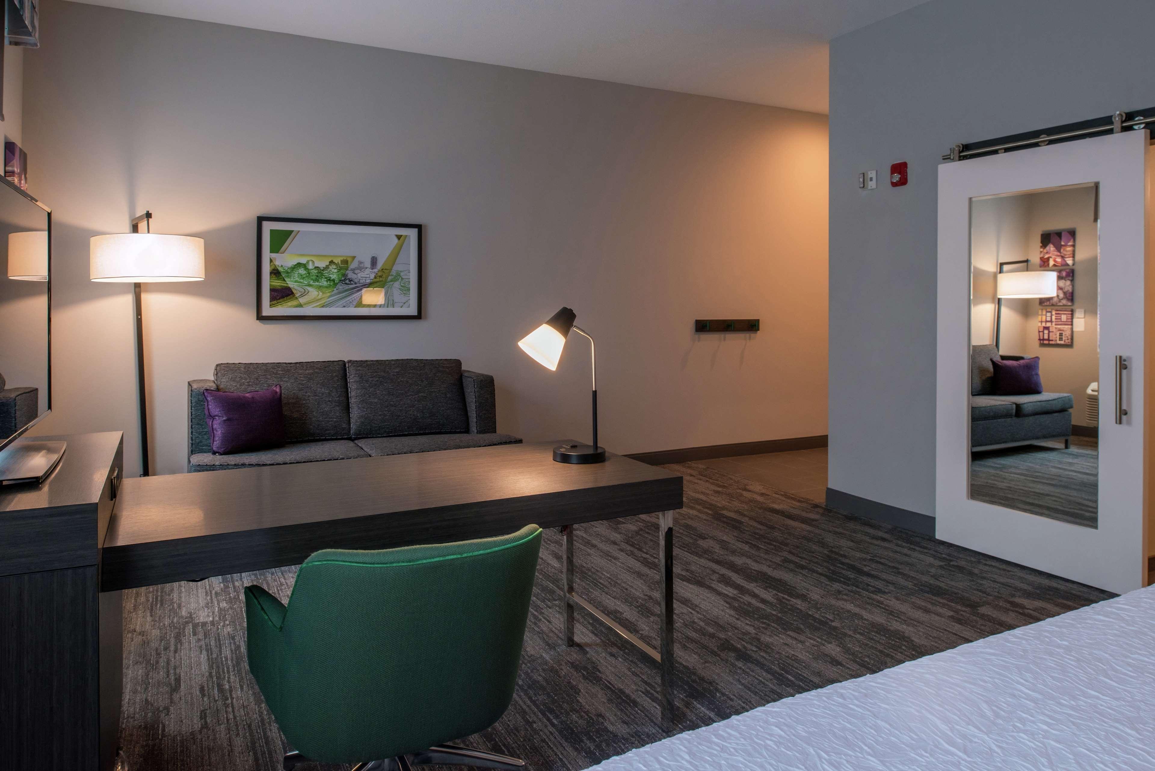 Hampton & Downtown Hotel 3*