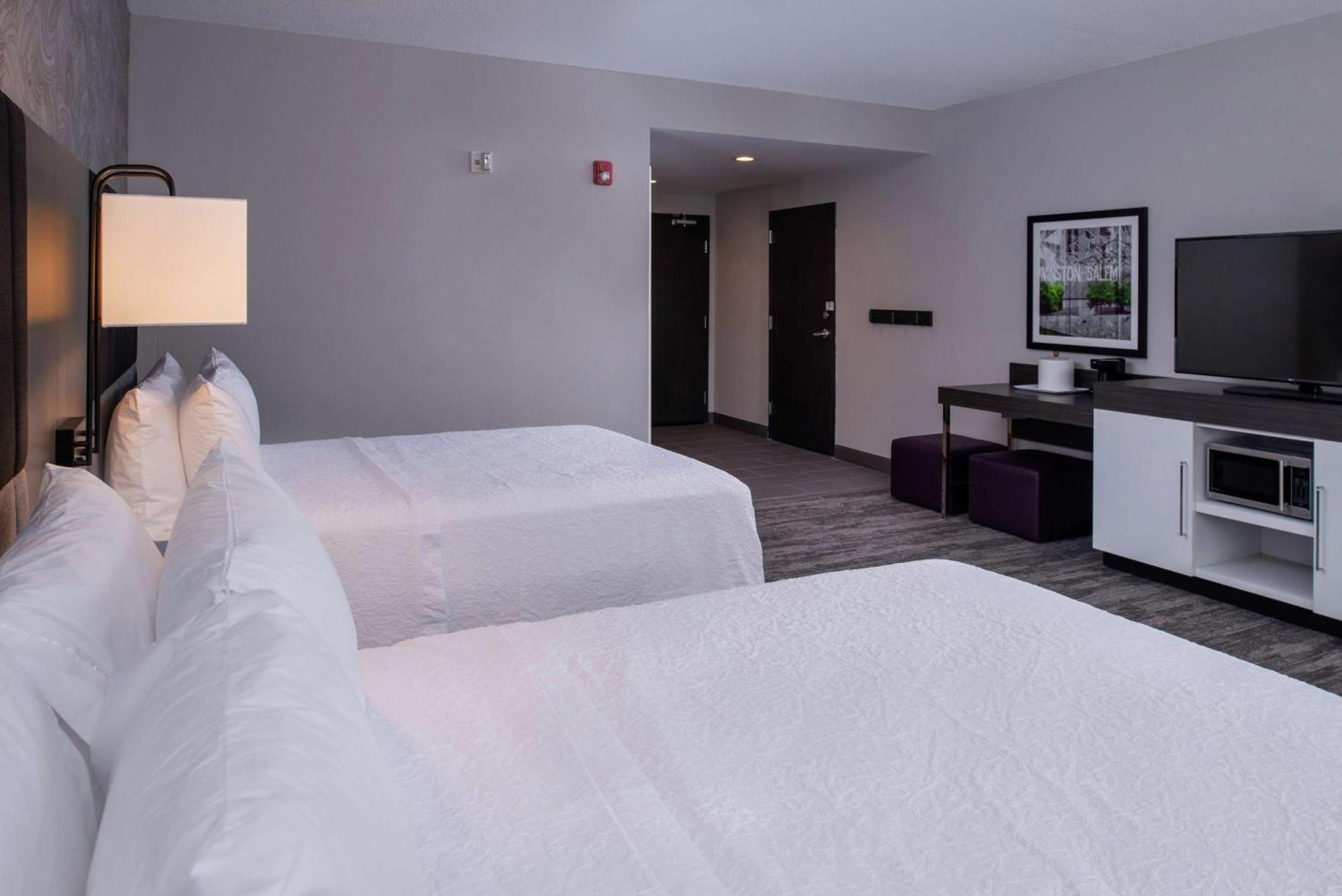 Hampton & Downtown 3*