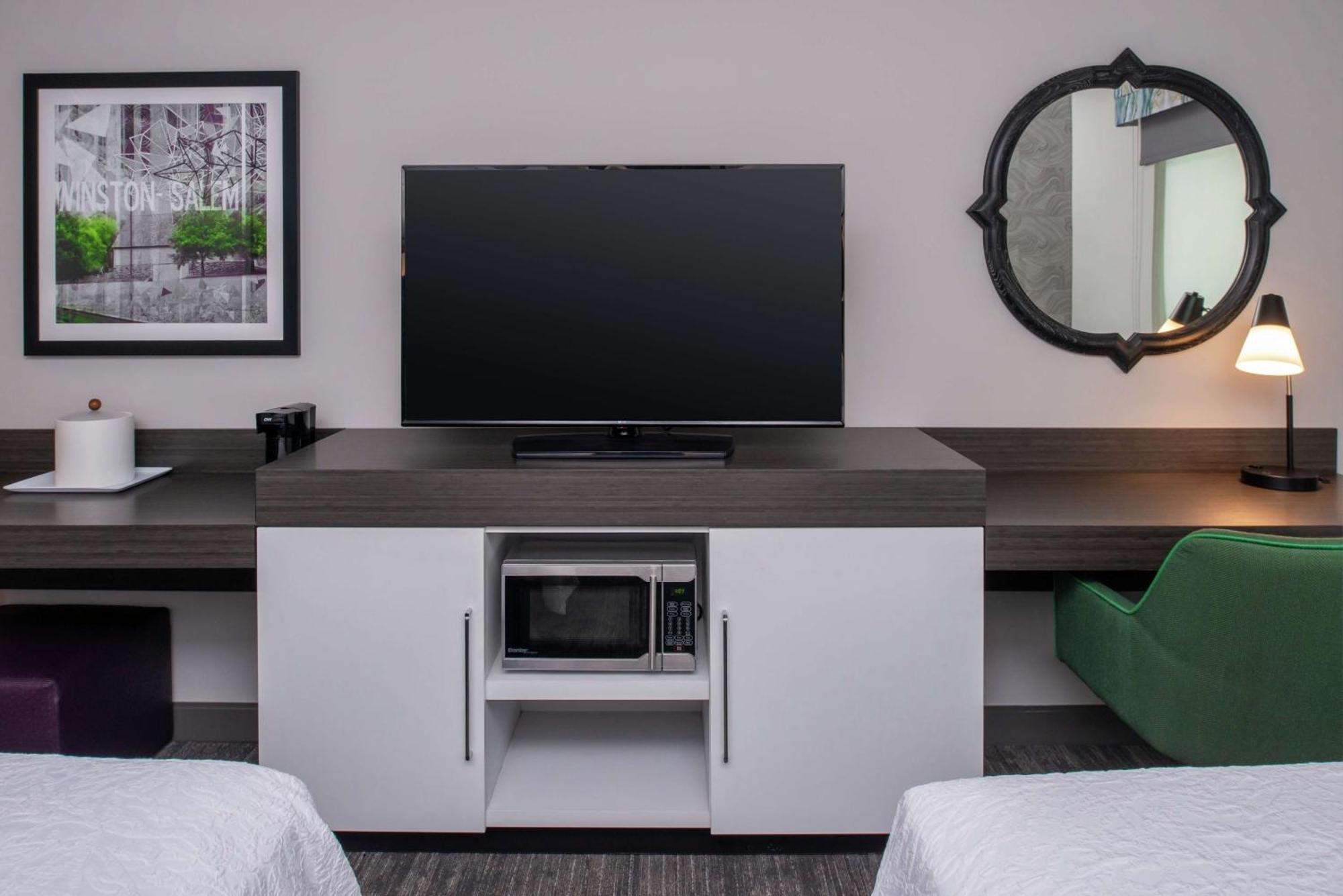 Hampton & Downtown Hotel
